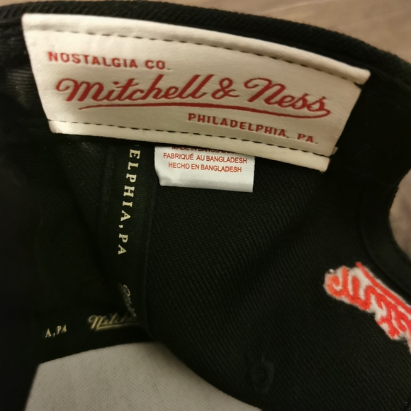 Mitchell & Ness Toronto Raptors Cap - Picture 4 of 4